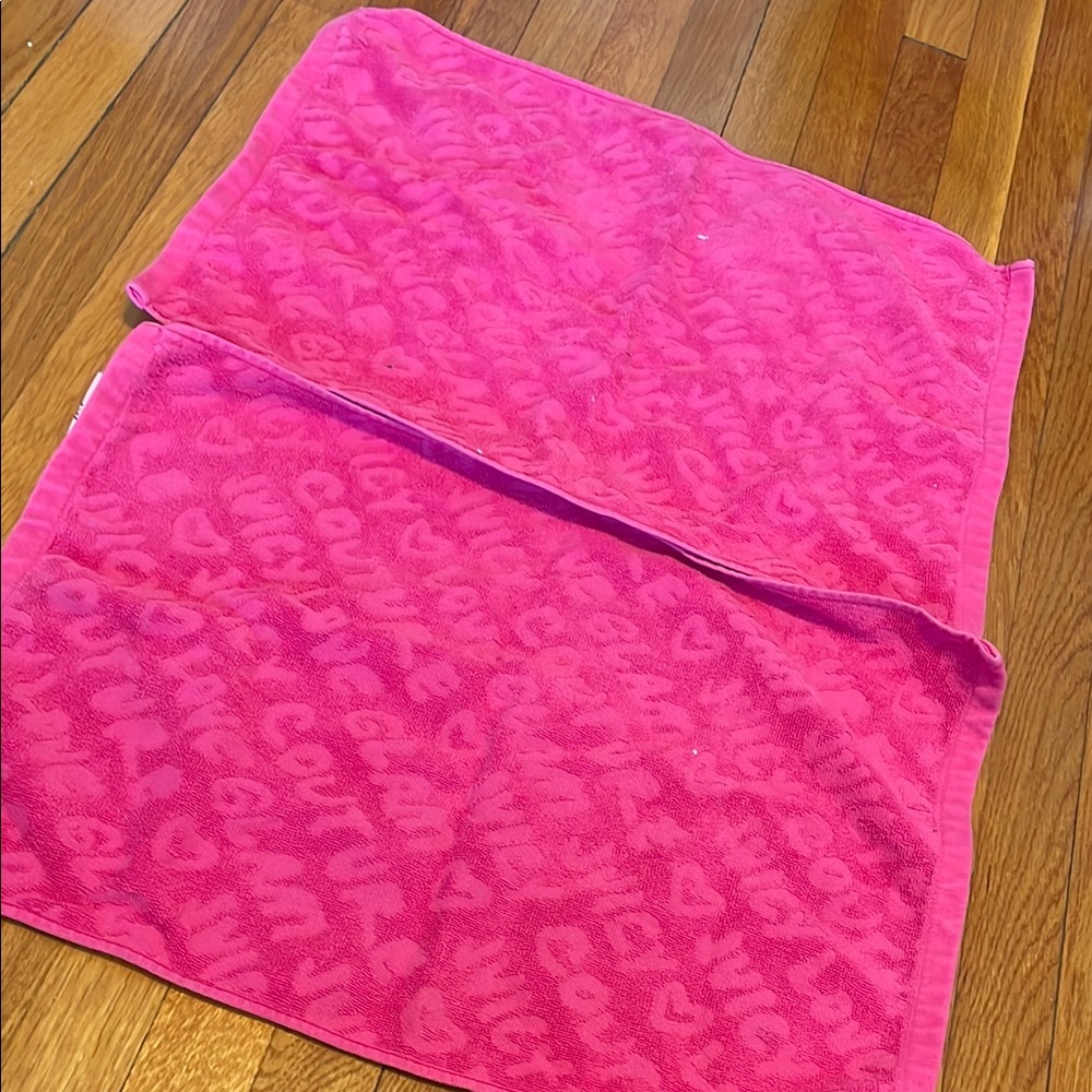 Juicy Couture Pink Kitchen Linens Casual Night Out